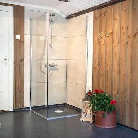Eventyrlig Tommerhytte Pa Gardstun Vinstra Exterior photo