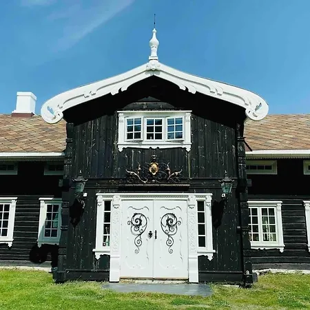 Eventyrlig Tommerhytte Pa Gardstun Vinstra Exterior photo