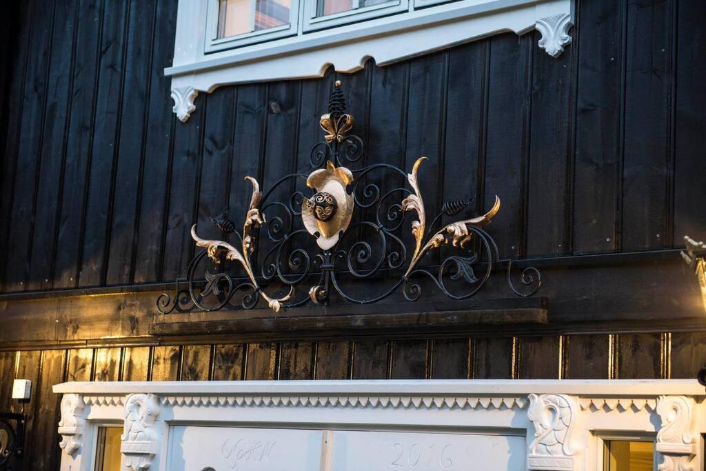Eventyrlig Tommerhytte Pa Gardstun